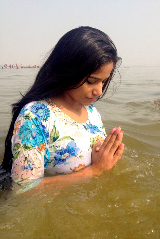 Poonam-Pandey-at-Kumbh-Mela