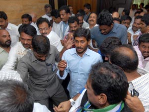 CBI questioning Jaganmohan Reddy 
