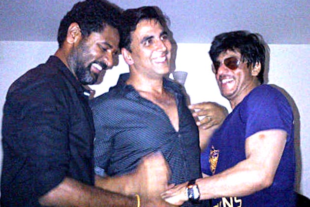 Shah Rukh celebrates KKR win with Akshay, Prabhu Deva
