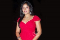 Anjali have more chances in koliwood than tollywood