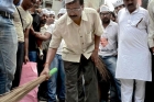 Delhi government orders kejriwal to leave official home