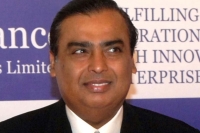 Mukesh ambani once again become richest person in india
