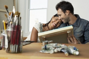 the best tips for couple to enjoy their romance life with happily by sharing personal feelings at romantic time