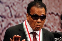 Boxing legend muhammad ali suffering parkinson disease from long time
