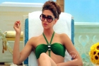Deepika padukone high remuneration for bikini photoshoot