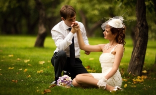 follow these srungaram tips for sukhasamsaram. Tips for Newly weeding couples to start good romance episode