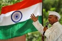 Annahazare footmarch on land acquisition bill