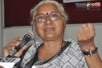 Medha patkar is a great warrior to oppose the sezs and narmada bahcho peotest