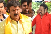 Nandamuri balakrishna wear yellow shirt but harikrishna wear red shirt at ntr ghat