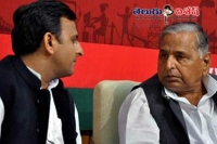 Up cm akhilesh yadav is facing the father of all battles