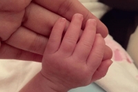Sakshi dhoni tweets ziva s first picture