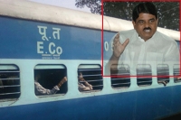 Train waits half an hour for minister palle raghunatha reddy