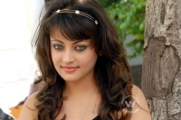 Actress sneha ullal torchered by unknown person in mumbai