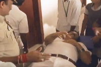 Chinna rajappa suffers injuries in lift mishap