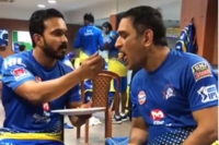 Kedar jadhav feeds ms dhoni from his plate after csk win 7th match