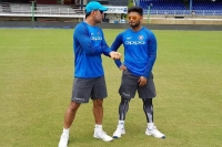 India vs west indies ms dhoni gives pep talk to rishabh pant