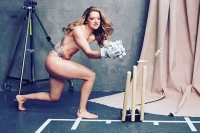 Sarah taylor reveals the reason for posting her nude image