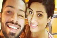 Hardik pandya clears the air about mystery girl in viral photo