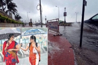 Heavy rains likely in telangana and andhra pradesh in next 3 days says met dept