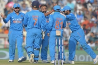 India vs new zealand india need 261 runs to win series