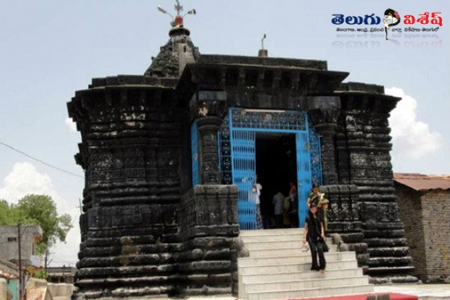 తెలంగాణాలో పర్యాటక కేంద్రంగా భాసిల్లుతున్న ‘జైనాథ్’ ఆలయం