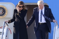 In rome melania again refuses to hold president trump s hand