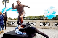 Argentina ups ante on lionel messi persuasion with statue dedication