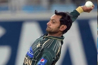 Pakistan s mohammad hafeez banned from bowling
