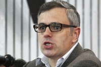Former cm omar abdullah hits out at bjp over waving of pakistani flag