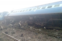 Vasco da gama patna express derails near up s manikpur at least 3 killed 9 injured