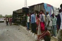 Uttar pradesh 17 killed after speeding bus hits divider several injured