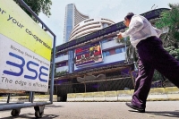 Sensex falls 156 points after rbi policy review bank stocks hit hard