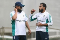 England retain saqlain mustaq as consultant for odi series