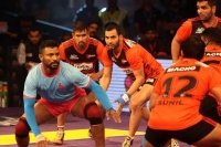 Jaipur pink panthers hunt down telugu titans for first win