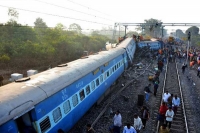 Hirakhand train accident in vizianagaram 25 killed