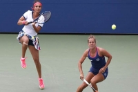 Mirza strycova knocked out of women s doubles