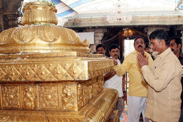 Chandrababu naidu become garndparent after visiting at ananthavaram temple