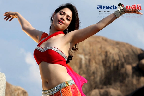 Tamanna bhatia liplock bikini scenes bahubali bengal tiger movies