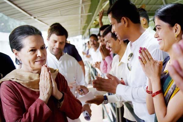 Sonia gandhi recovering well say doctors
