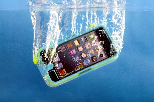 Apple working on a waterproof iphone