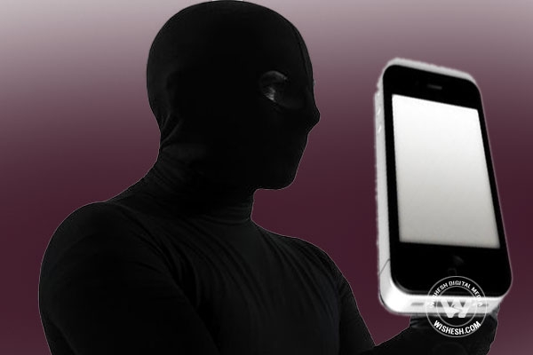 Student cellphone robbed by anonymous person in hyderabad himayathnagar