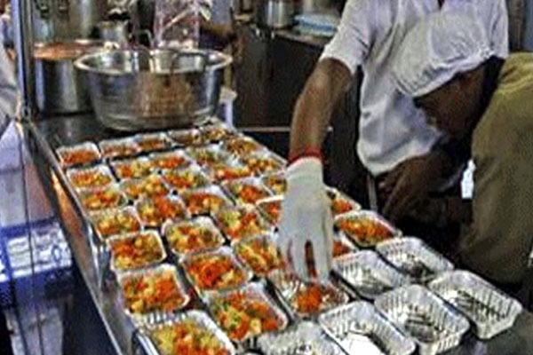 Rs 1 lakh fine for stale food caterers in train journey effective september 1 2014