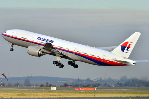 Pilot died in a malaysian plane after take off from the thai airport