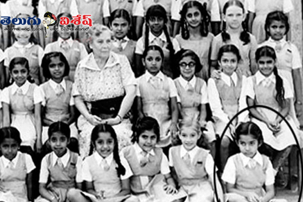 Jayalalithaa Schooling pic