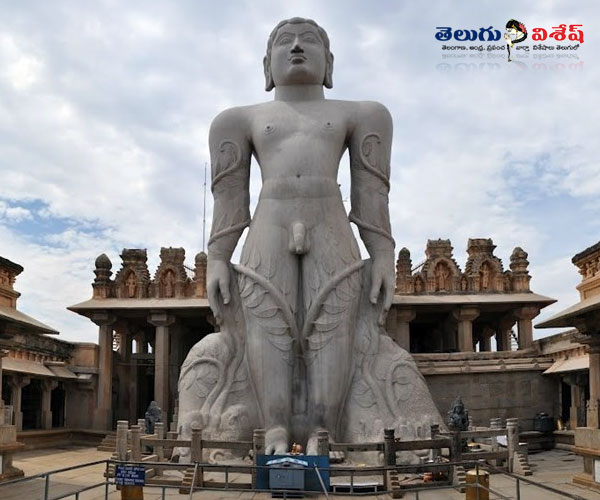 గోమఠేశ్వర విగ్రహం | india best locations | Photo of 0 | indian historical places