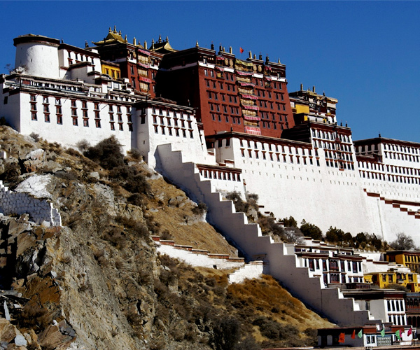 పొటాలా ప్యాలెస్ అండ్ జోఖాంగ్ టెంపుల్ (Potala Palace and Jokhang Temple) | buddhist temples | hindu temples | Photo 8of 11
