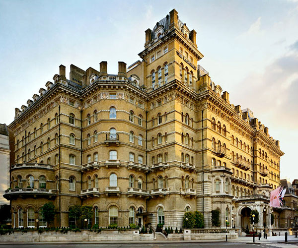 లంఘమ్ హోటల్ (Langham Hotel) | the most haunted places in the world | Photo of 0 | haunted places