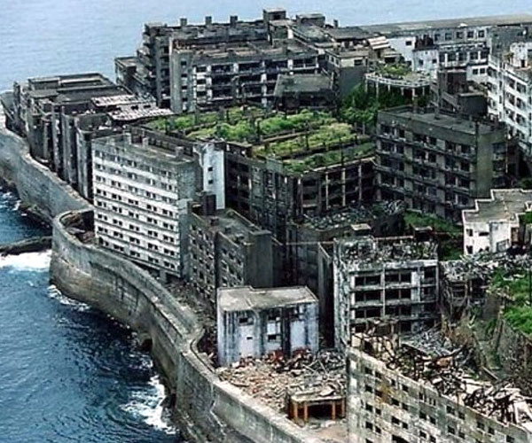 the beautiful places in the world | the haunted places | Photo of 0 | హషిమా ఐల్యాండ్ (Hashima Island)
