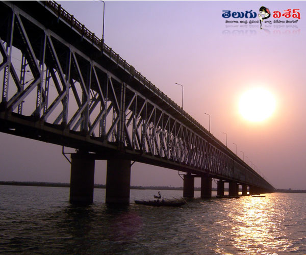 Photo 9of 9 | గోదావరి ఆర్చి బ్రిడ్జి | logest railway bridges | railway travels