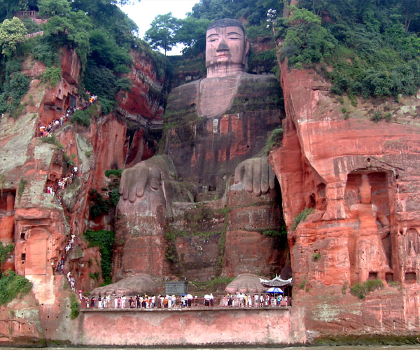 largest rock idols | లెషాన్ జైంట్ బుద్ధ (Leshan Giant Buddha) | largest wonders in the world | Photo 6of 10